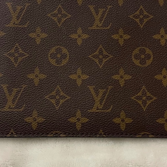 Louis Vuitton Tan and Brown Monogram Wristlet - Picture 2 of 11
